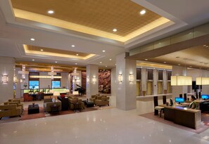 5 bars/lounges, poolside bar