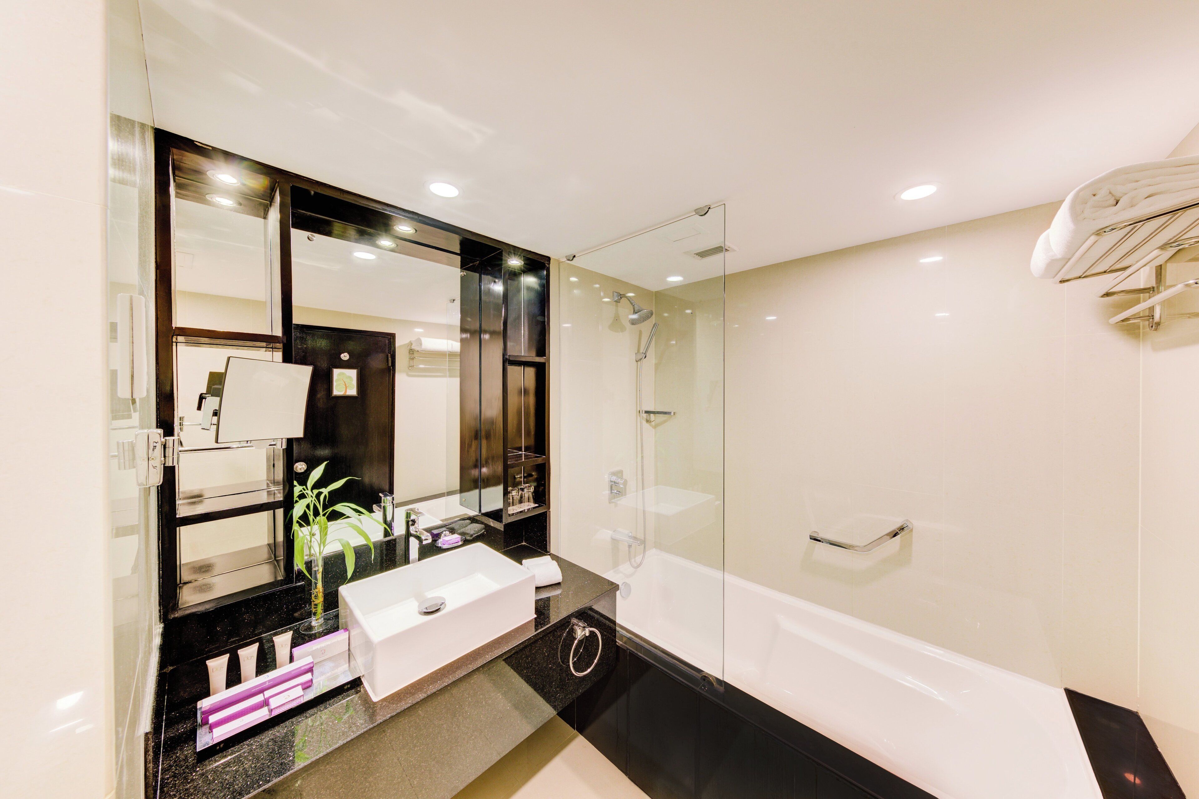 Photo - Cinnamon Lakeside