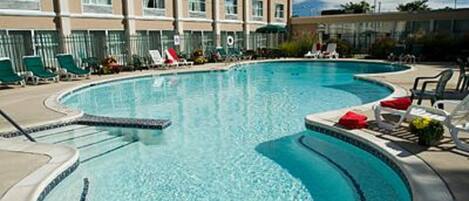 Outdoor pool, sun loungers