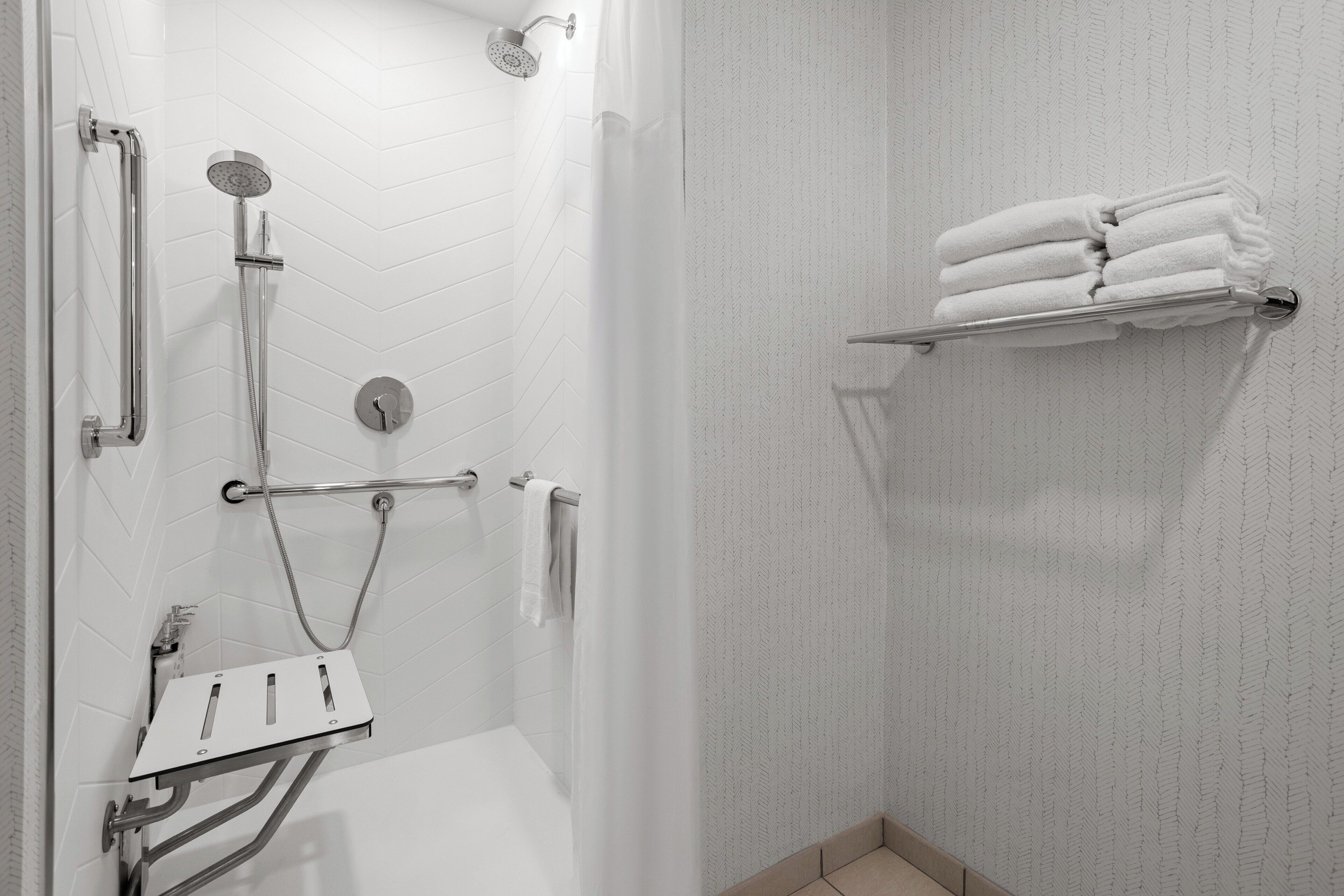 Standard Room, 1 King Bed, Accessible (Communications Accessible) | Premium bedding, pillowtop beds, desk, blackout drapes