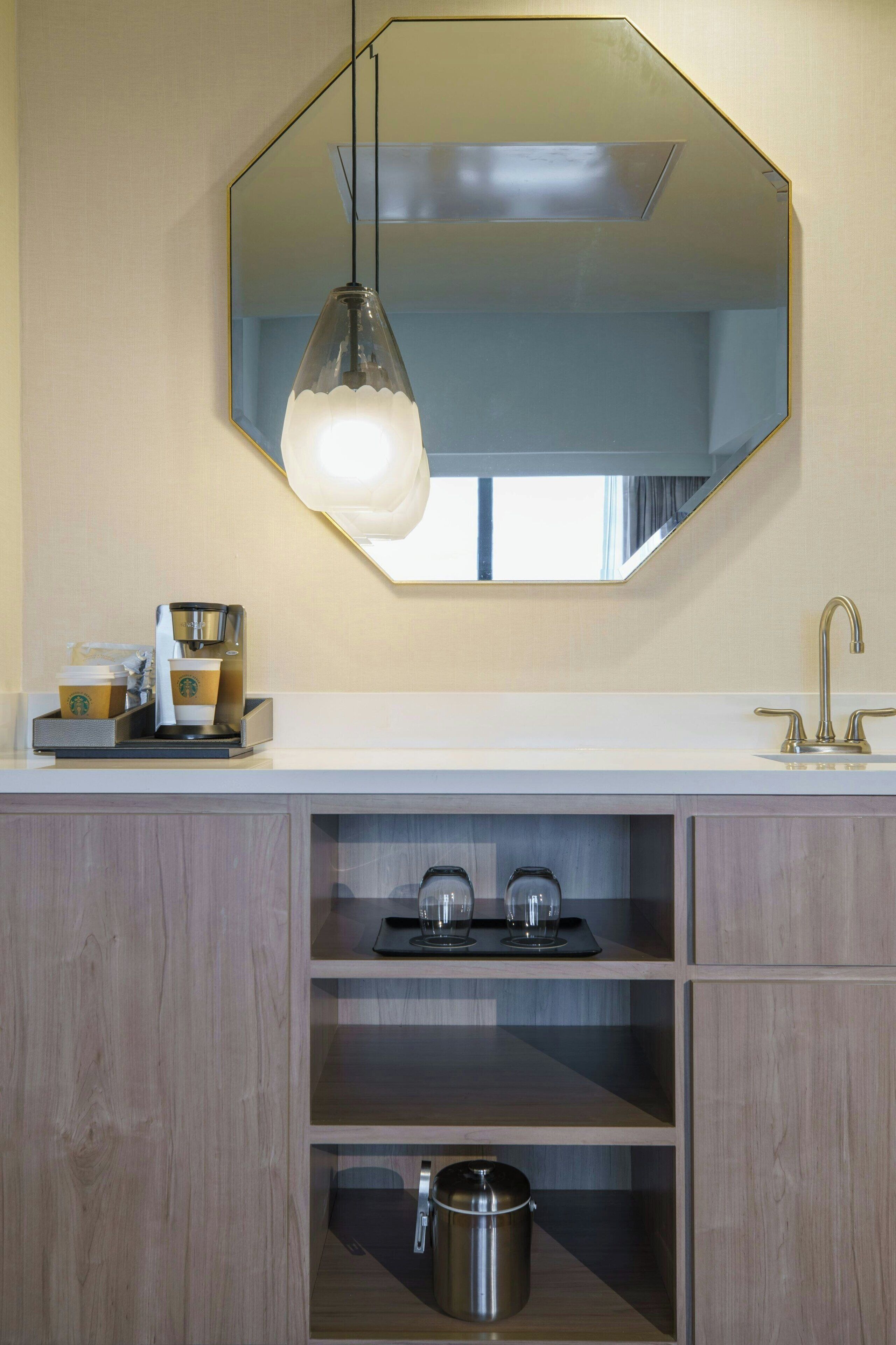 serves lunch and dinner