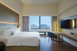 1 bedroom, premium bedding, down comforters, pillowtop beds