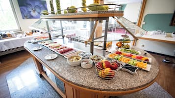 Daily buffet breakfast for a fee