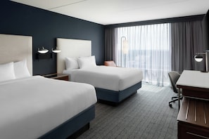 Chambre, 2 grands lits, non-fumeur | Literie de qualité, bureau, espace de travail pour ordinateurs portables