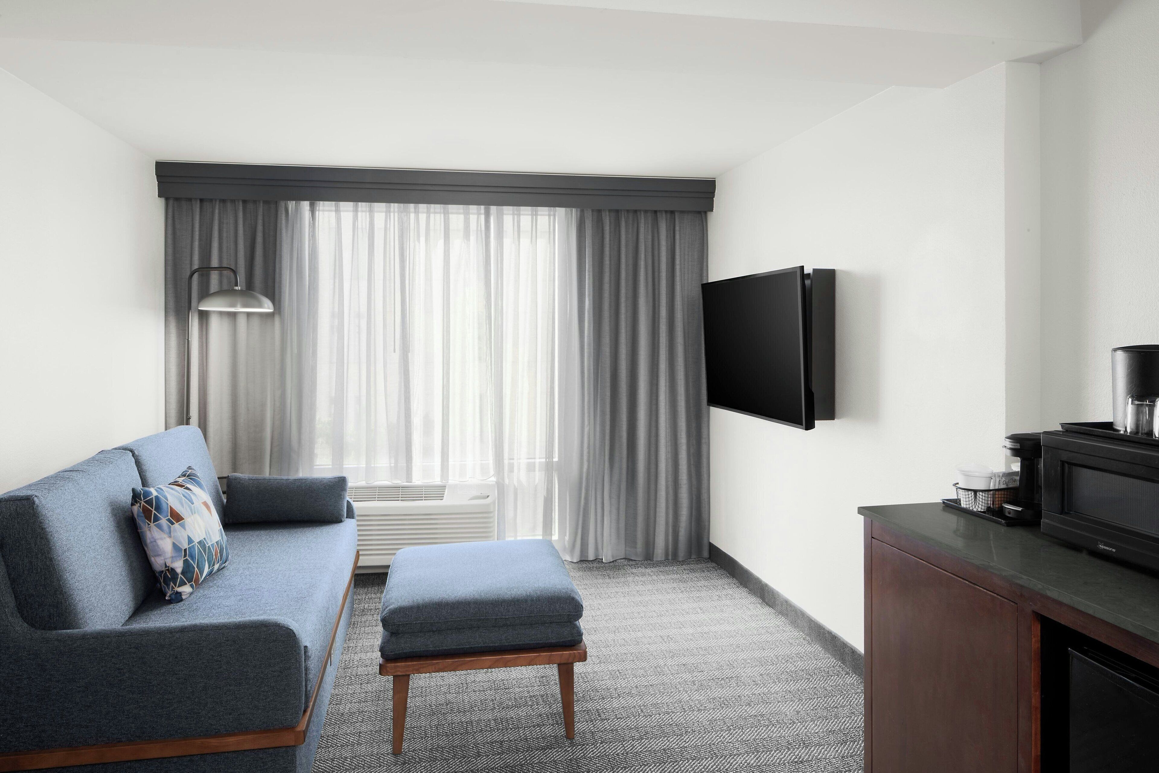 32-inch flat-screen tv with cable channels, tv, pay films