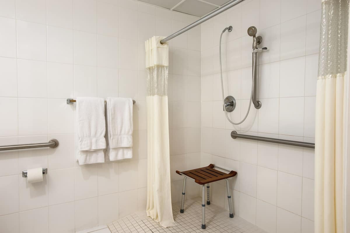 room, 2 double beds, accessible, non smoking | bathroom | combined shower/bathtub, free toiletries, hair dryer, towels