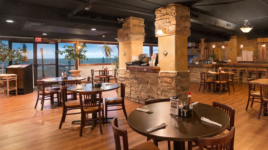 Howard Johnson Plaza Hotel by Wyndham Ocean City Oceanfront