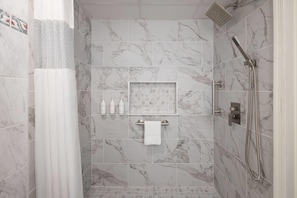 Habitación, 2 camas matrimoniales, con acceso para personas discapacitadas, para no fumadores | Baño para personas con discapacidad