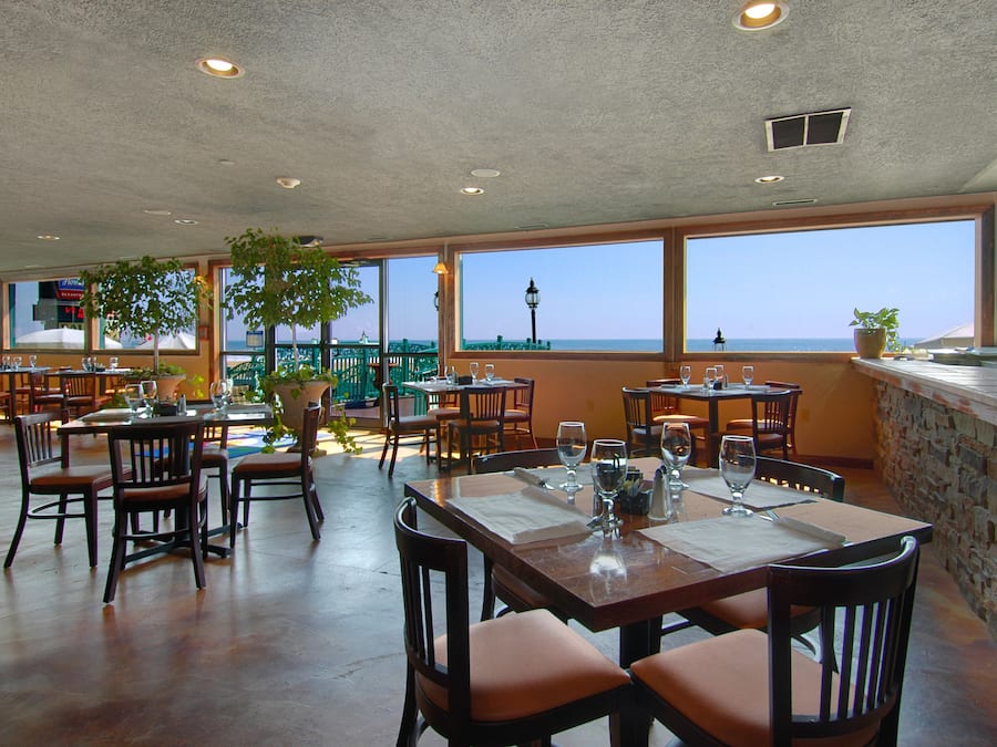 Breakfast, lunch and dinner served