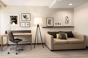 Studio Suite, 1 King Bed, Non Smoking | Premium bedding, pillow-top beds, desk, blackout curtains