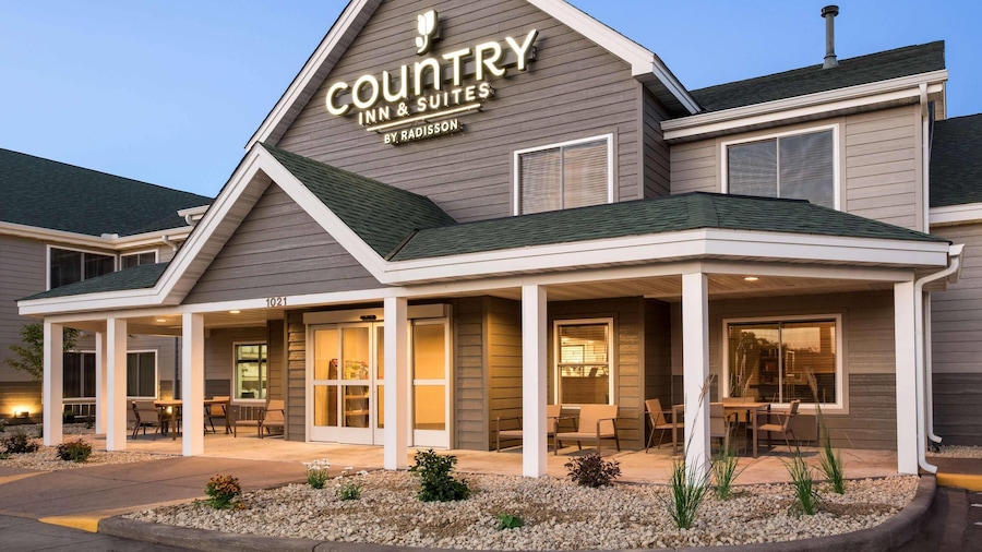 Country Inn & Suites by Radisson, Chippewa Falls, WI