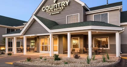 Country Inn & Suites by Radisson, Chippewa Falls, WI