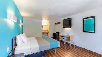 Skrivbord, strykjärn/strykbräda, gratis wi-fi och sängkläder