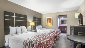 Kamar Deluks, 2 Tempat Tidur Queen, Bebas Asap Rokok | Wi-Fi gratis dan seprai linen