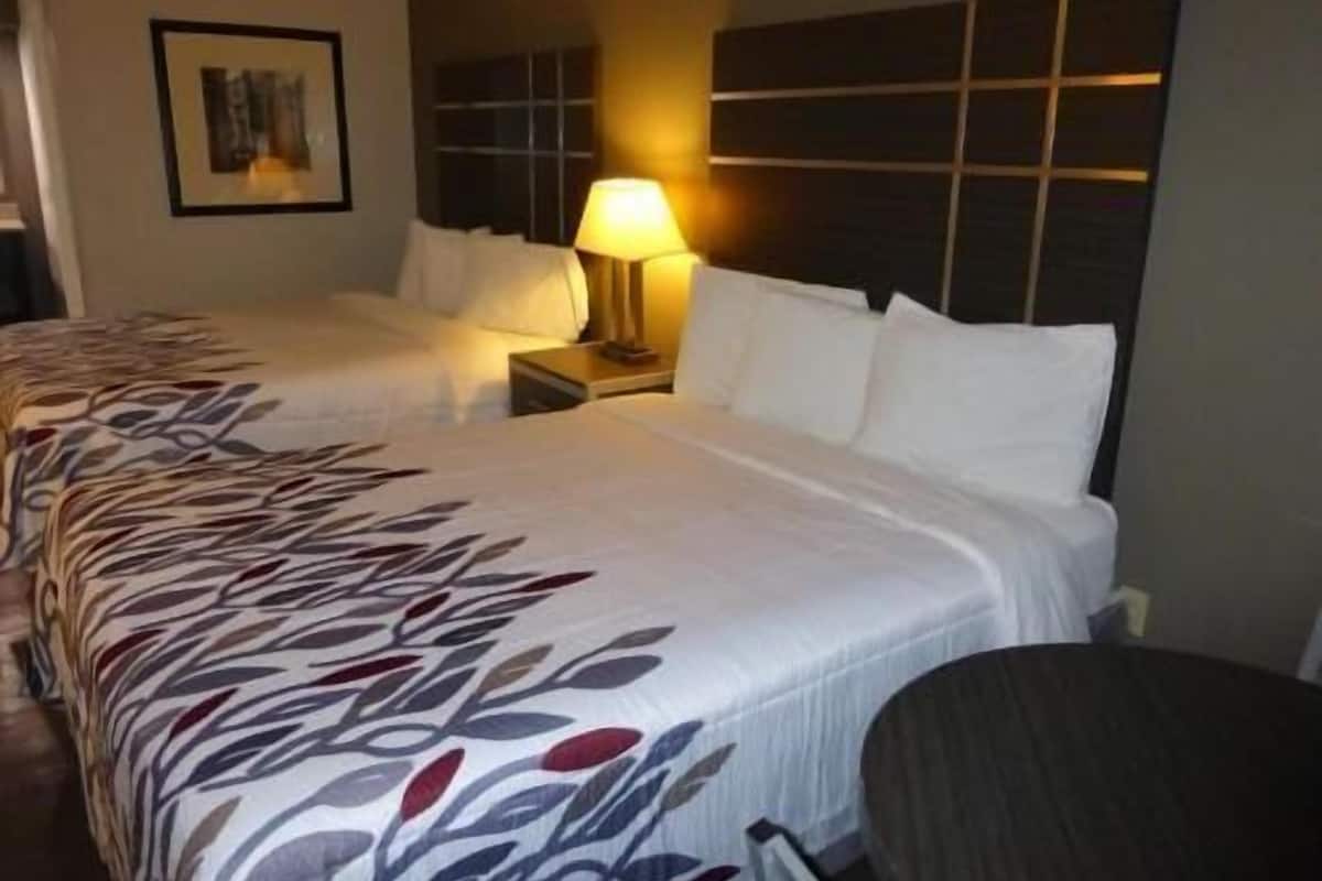 واي فاي مجانًا وملاءات أسرّة