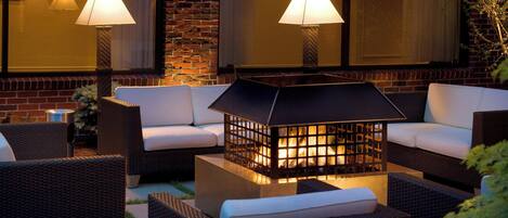 2 ravintolaa, joissa tarjoillaan aamiainen; amerikkalainen keittiö