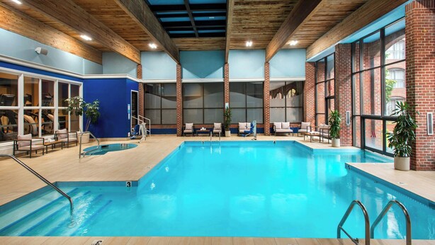 Indoor pool, seasonal outdoor pool - Providence Marriott Downtown (Providence)