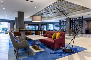 Serves lunch and dinner