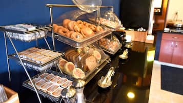 Bao gồm bữa sáng buffet hàng ngày