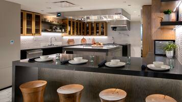 Daily full breakfast for a fee