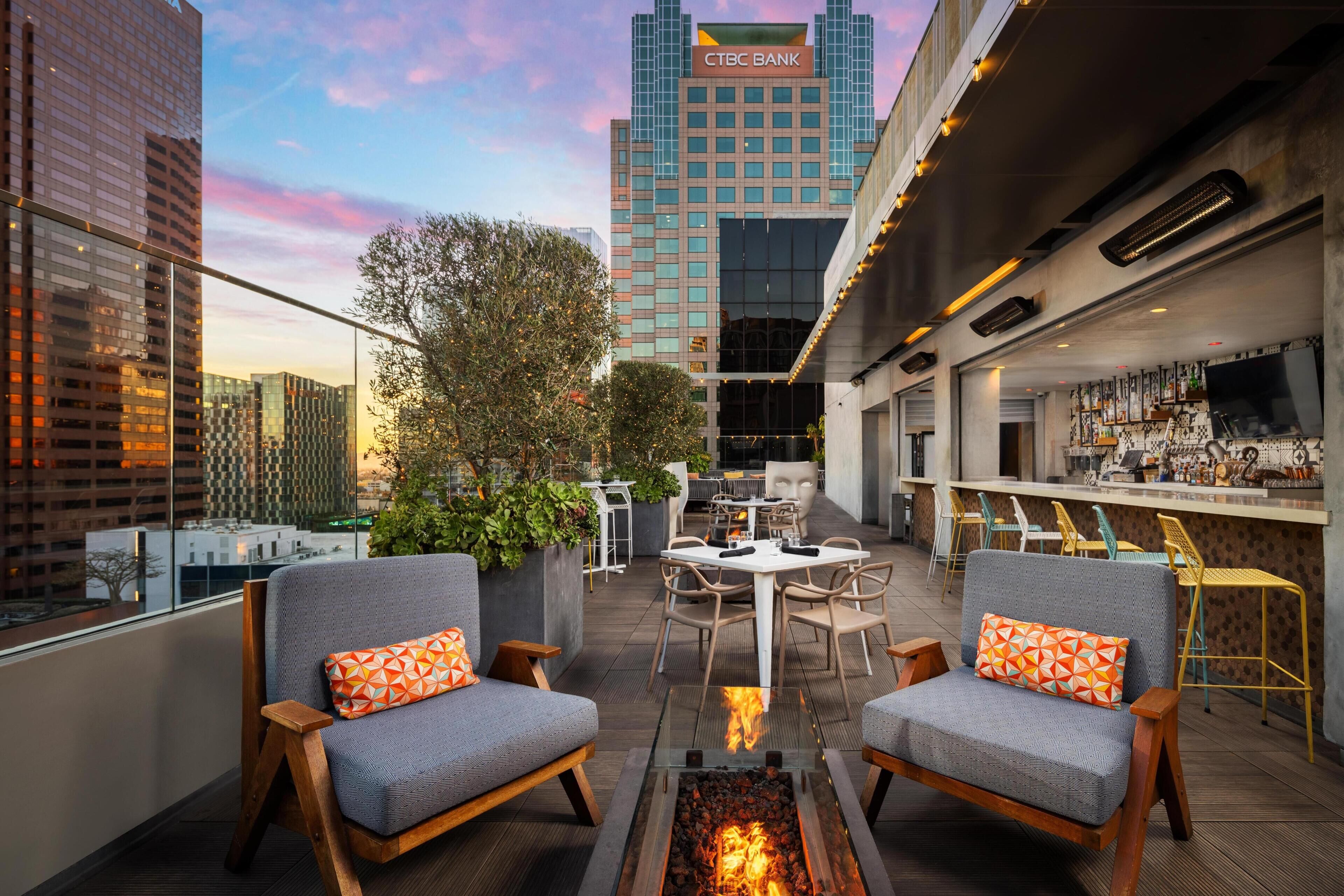 2 ristoranti, aperti a colazione