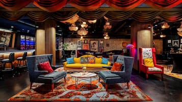 2 restaurants, breakfast served