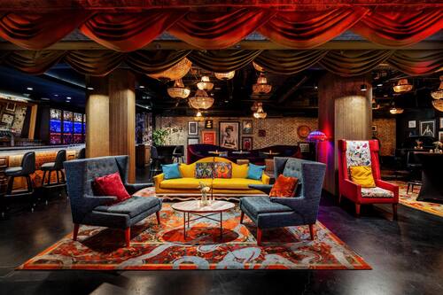 2 restaurants; breakfast, lunch, dinner and brunch served