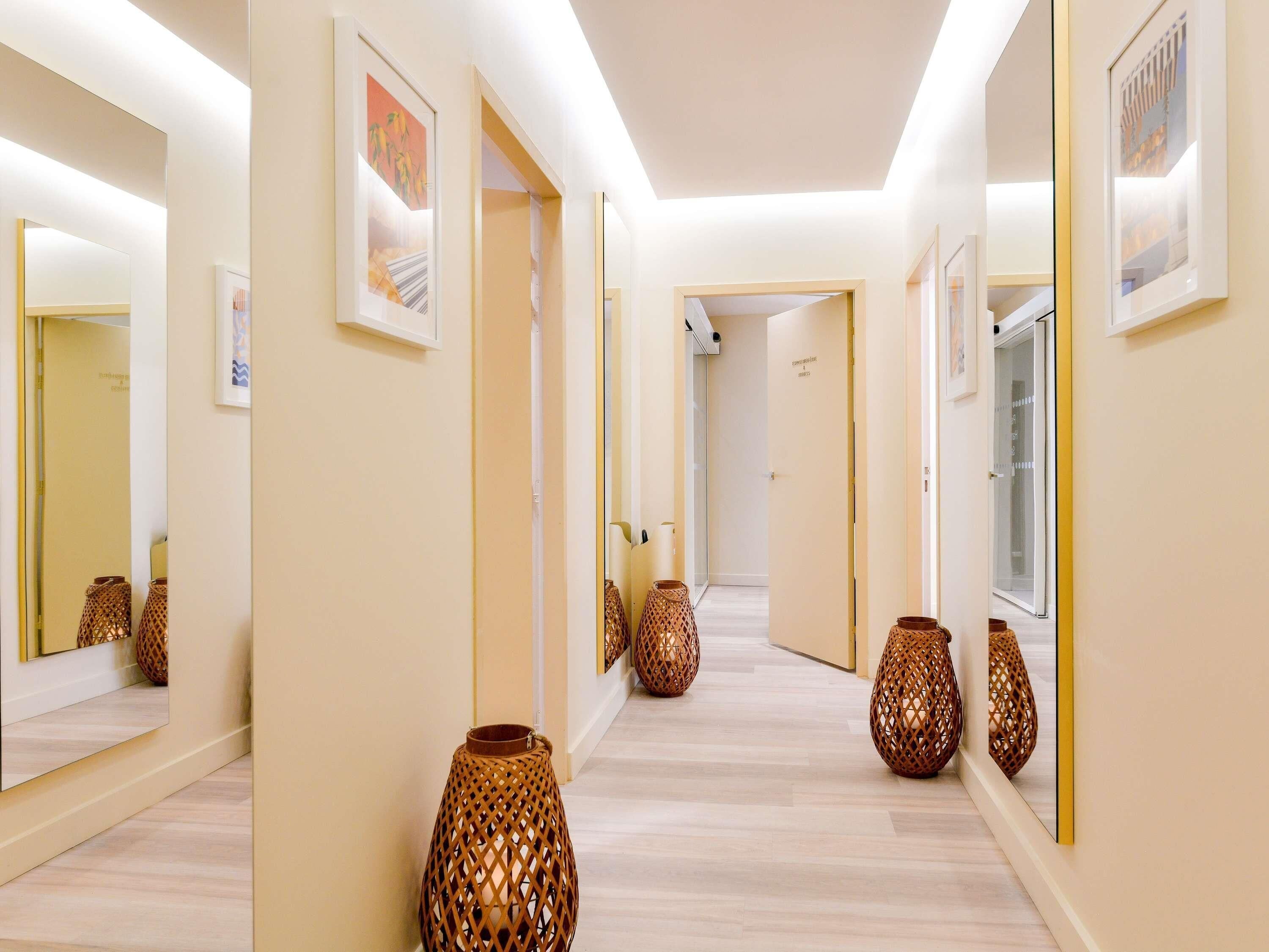 Sauna, hot tub, steam room, deep-tissue massages, sports massages