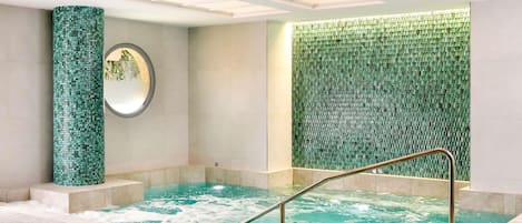 Bastu, bubbelpool, ångbastu, djupmassage, sportmassage och massage