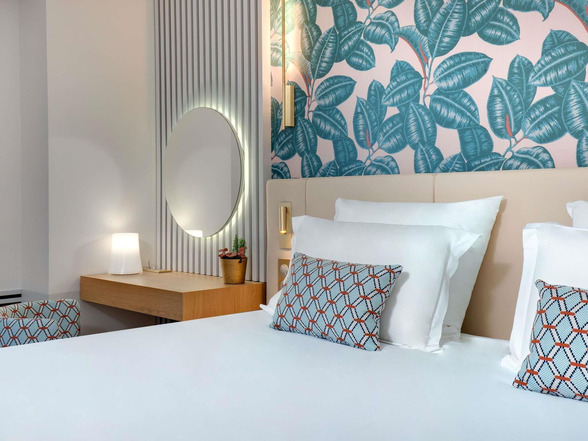 Deluxe Room, 2 Single Beds | Premium bedding, pillow-top beds, free minibar items, in-room safe