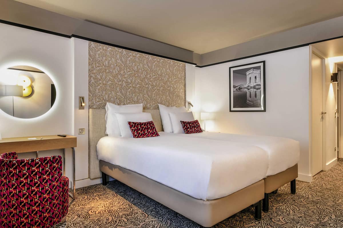 Superior Room, 2 Single Beds | Premium bedding, pillow-top beds, free minibar items, in-room safe