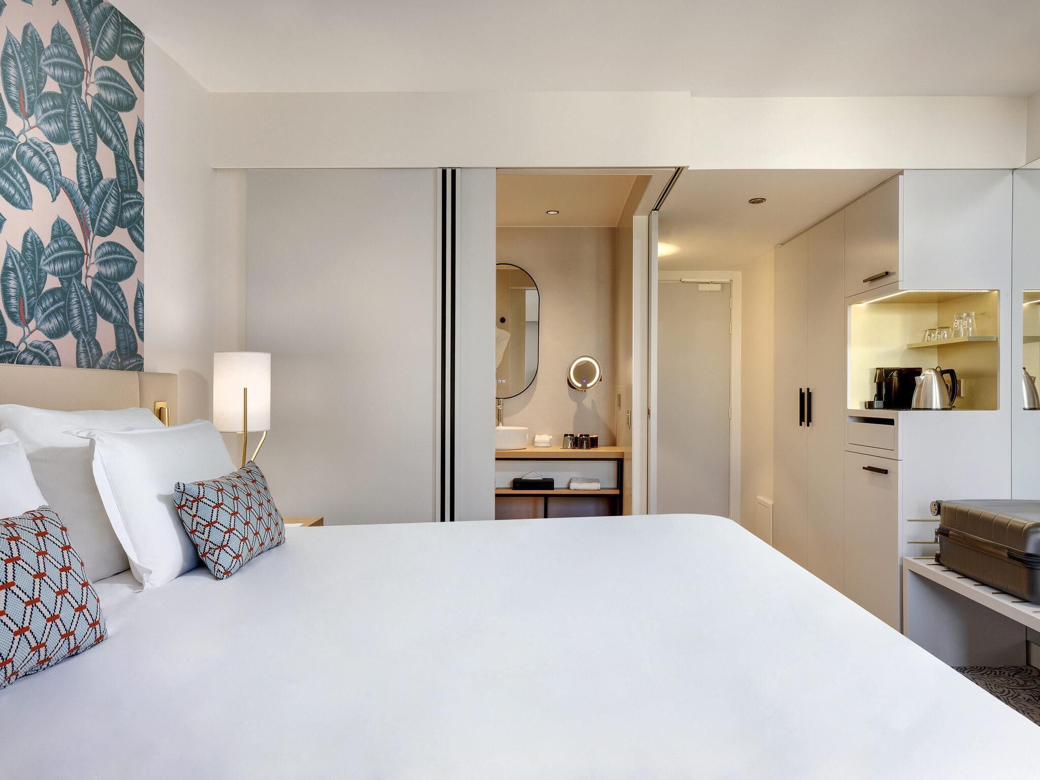 Kamar Deluks, 2 Tempat Tidur Twin | Seprai premium, bantalan ekstra lembut, isi minibar gratis, dan brankas