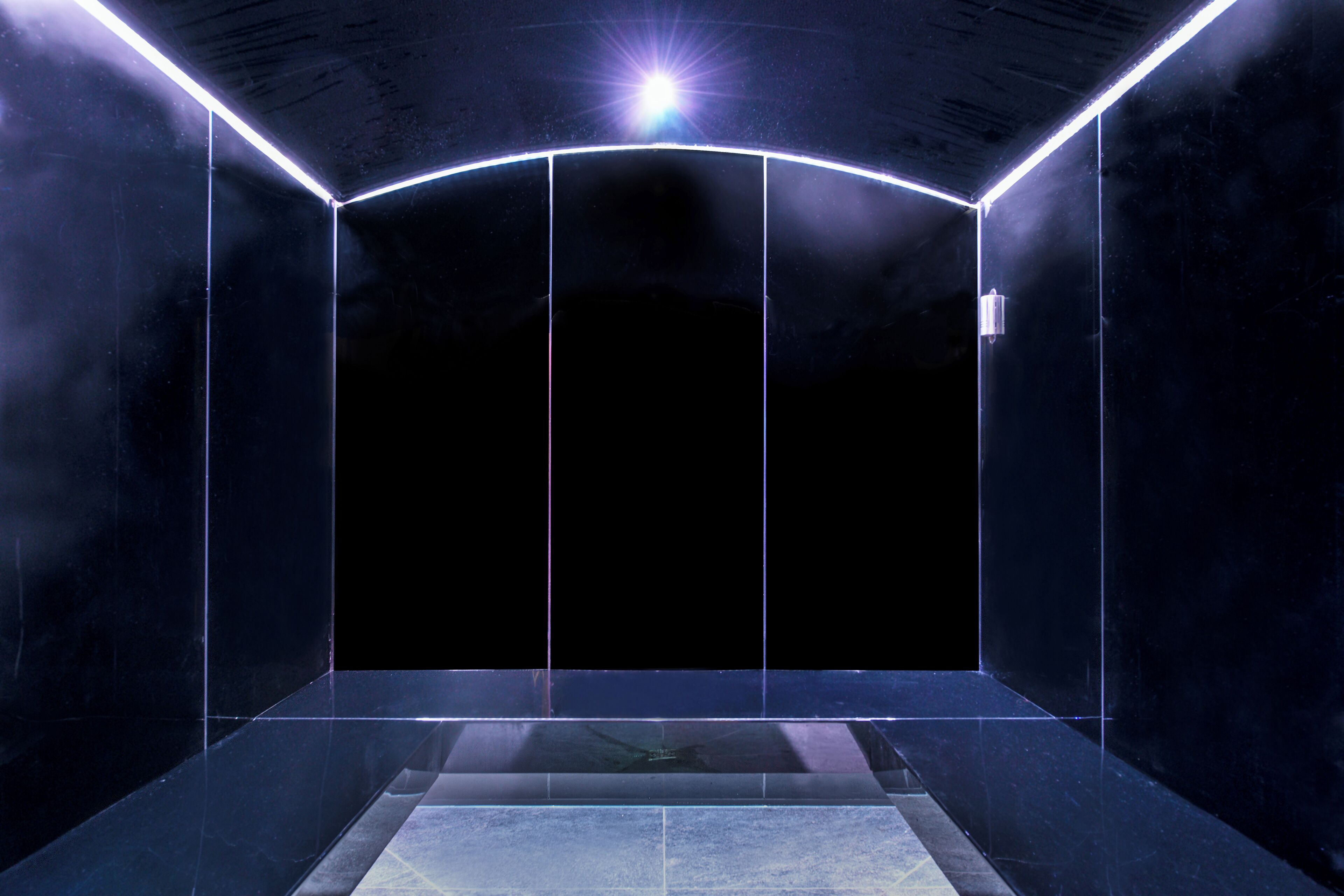 sauna, hot tub, steam room, deep-tissue massages, sports massages