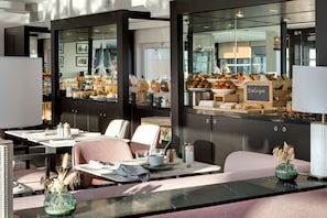 Daily cooked-to-order breakfast for a fee