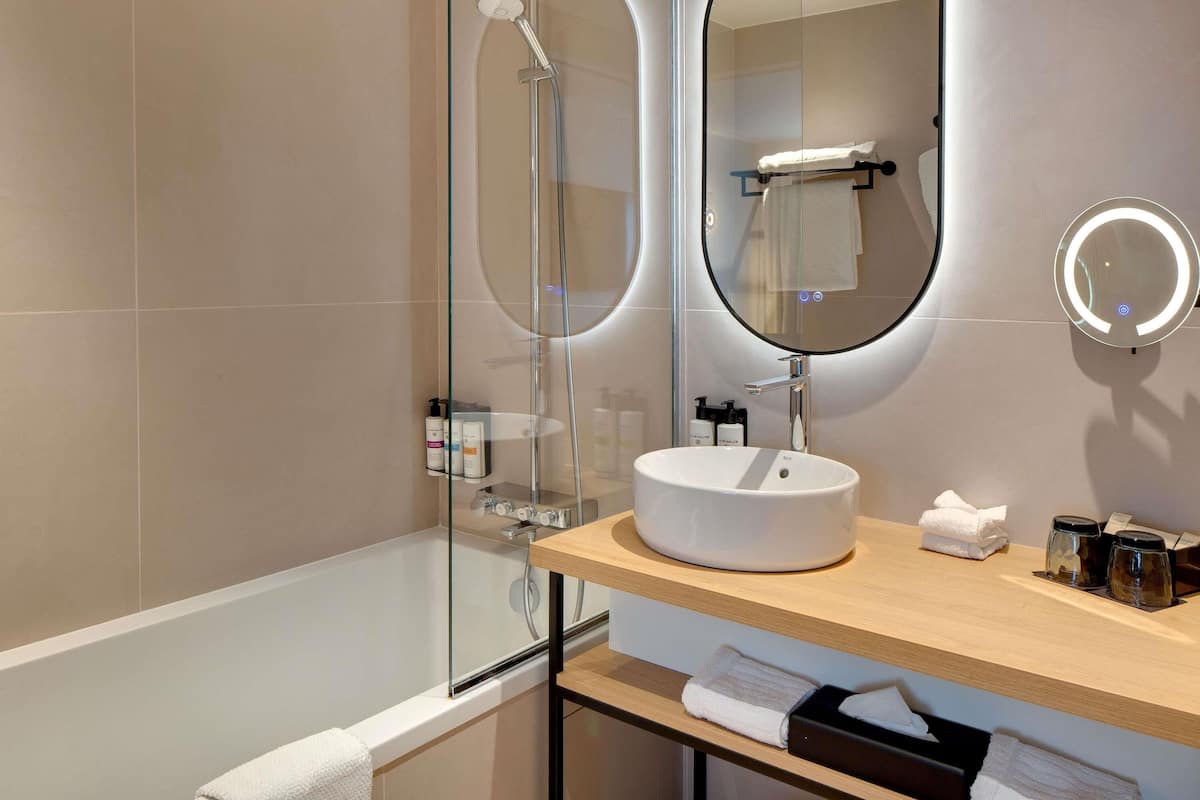 Chambre Deluxe, 1 trĂšs grand lit