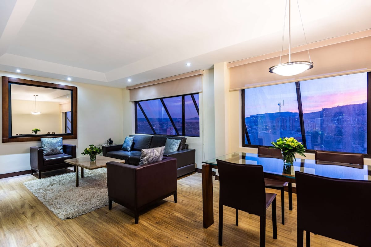 1 Schlafzimmer, hochwertige Bettwaren, Daunenbettdecken, Zimmersafe