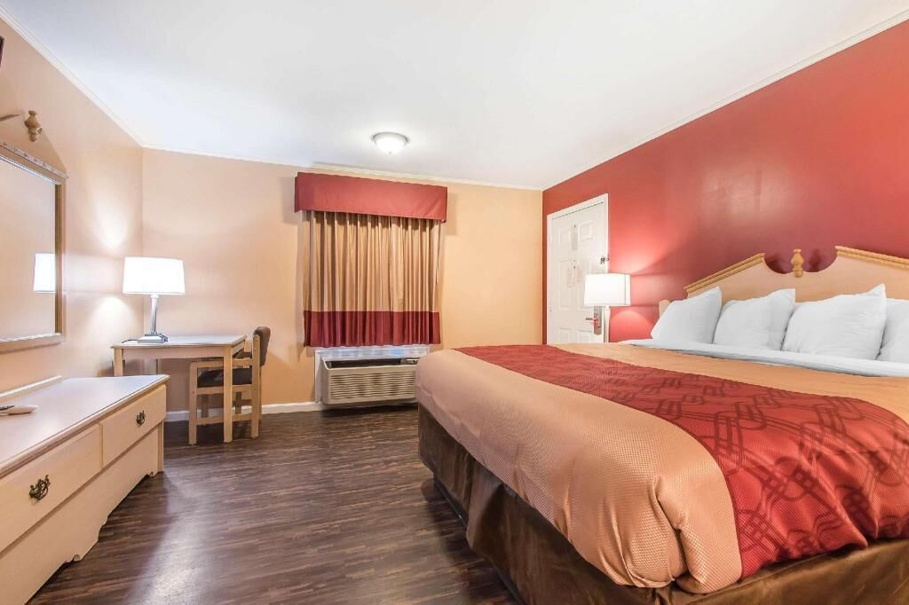 Premium bedding, desk, iron/ironing board, rollaway beds