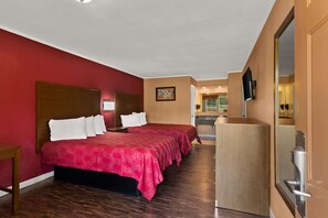 Premium bedding, desk, iron/ironing board, rollaway beds - Econo Lodge Cornersville I-65 (Cornersville)