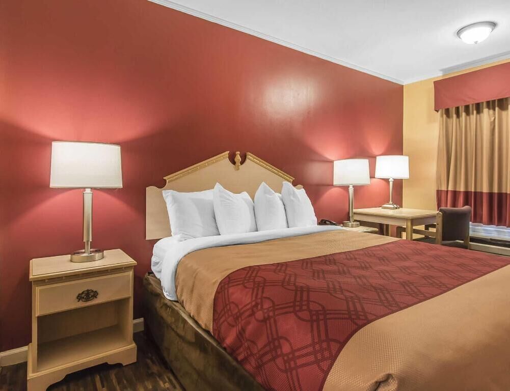 Premium bedding, desk, iron/ironing board, rollaway beds
