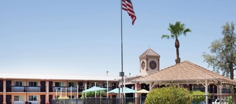 Howard Johnson by Wyndham Yuma