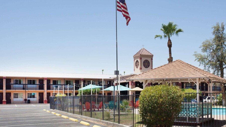 Howard Johnson by Wyndham Yuma