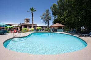 Piscine extérieure