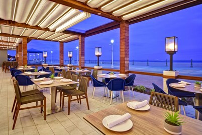 DoubleTree by Hilton Virginia Beach Oceanfront South