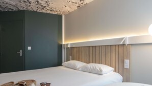 Standard-Doppelzimmer, 1 Doppelbett | Allergikerbettwaren, Schreibtisch, Verdunkelungsvorhänge
