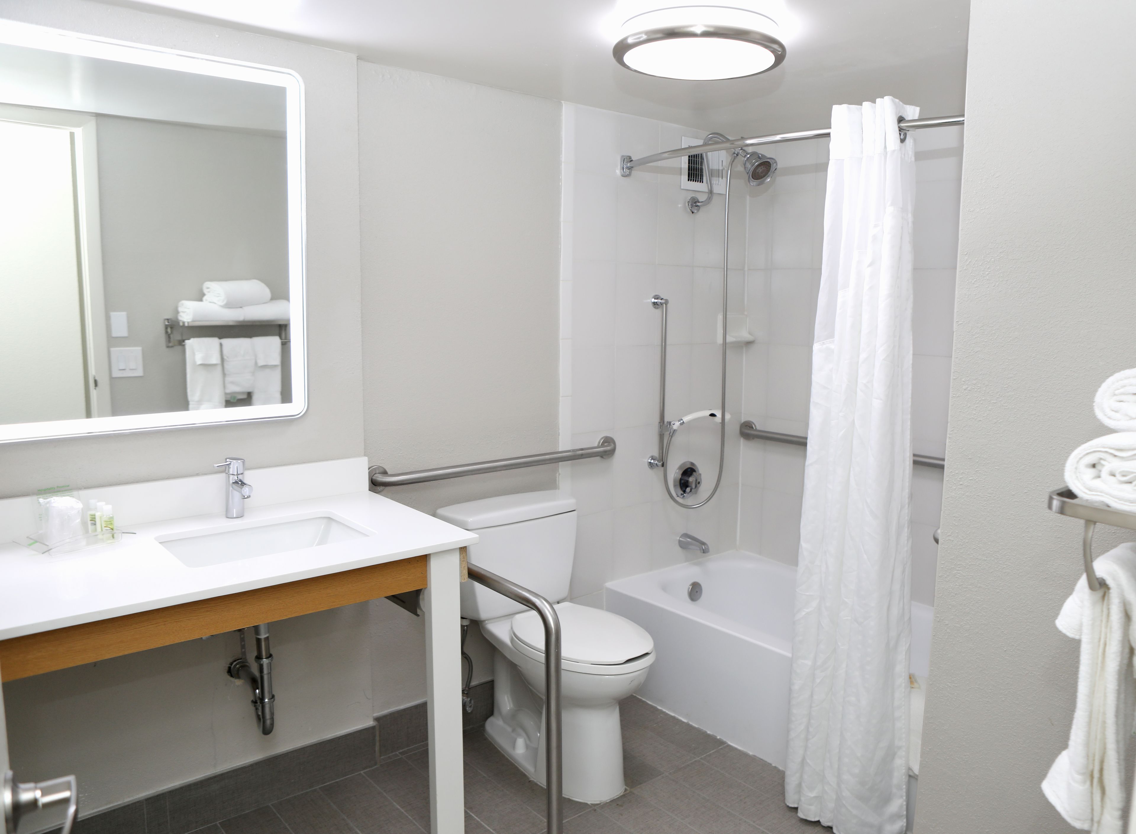 Photo - Holiday Inn Chicago O'Hare Area by IHG