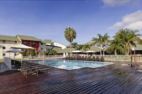 Outdoor pool, sun loungers