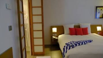 Suite | Minibar, coffres-forts dans les chambres, bureau, rideaux occultants