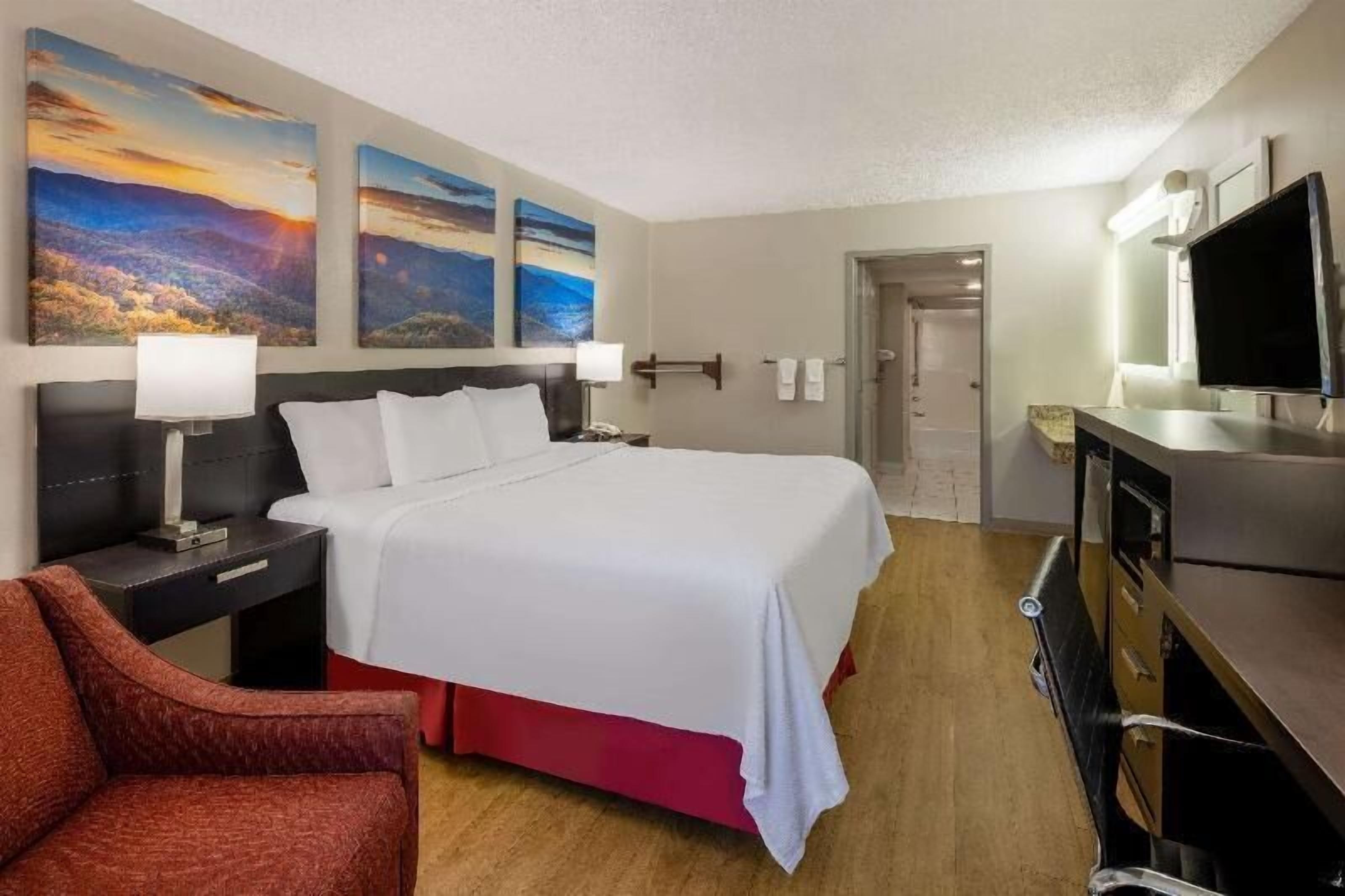 Desk, iron/ironing board, rollaway beds, free WiFi