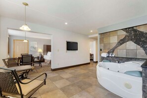 Suite, 1 King Bed, Non Smoking, Hot Tub
