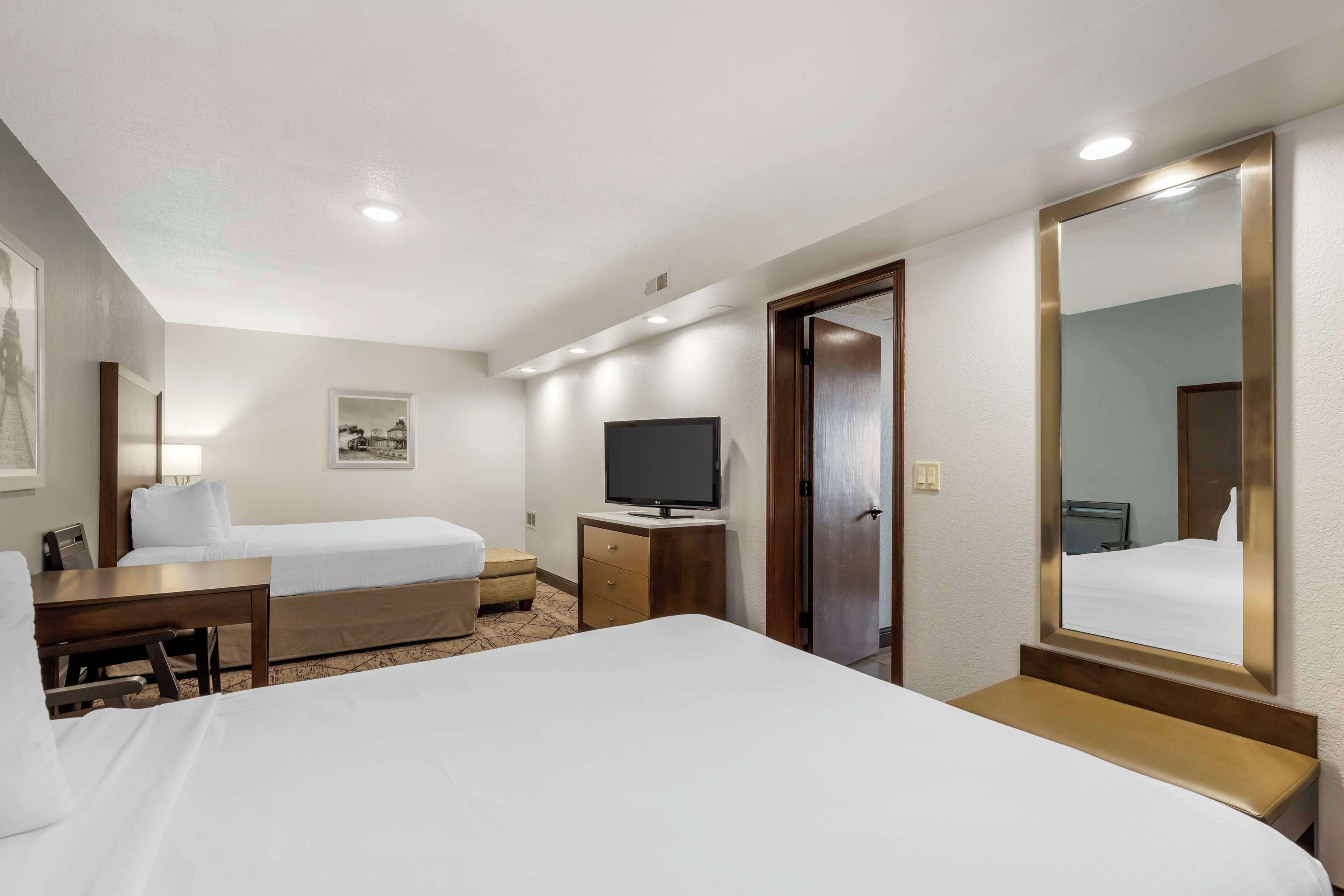 suite, multiple beds, non smoking, kitchenette | premium bedding, pillow-top beds, desk, laptop workspace